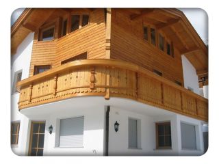 holzbalkon-modell-169-sondermodell.jpg